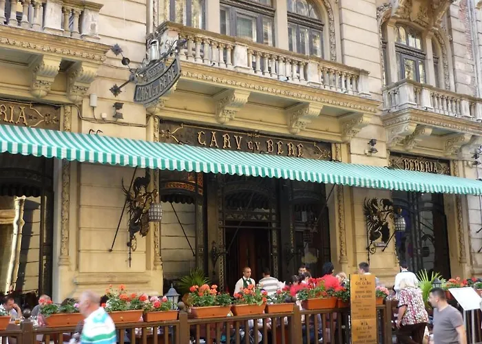 Flora Parliament شقة